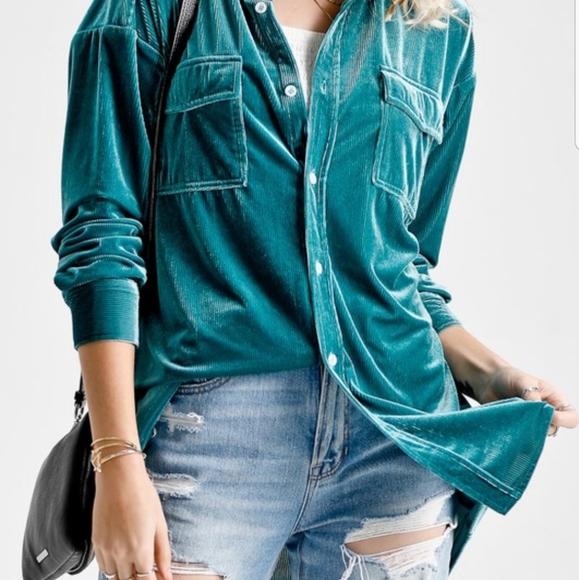 ⚜ Green Velvet Double Pocket Shirt - Picture 3 of 11